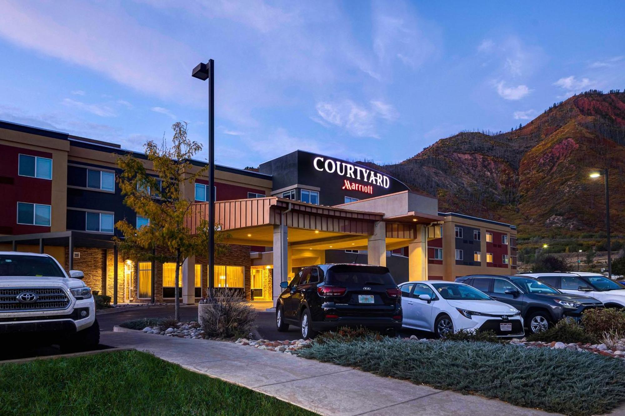 Courtyard By Marriott Glenwood Springs Hotel Екстериор снимка