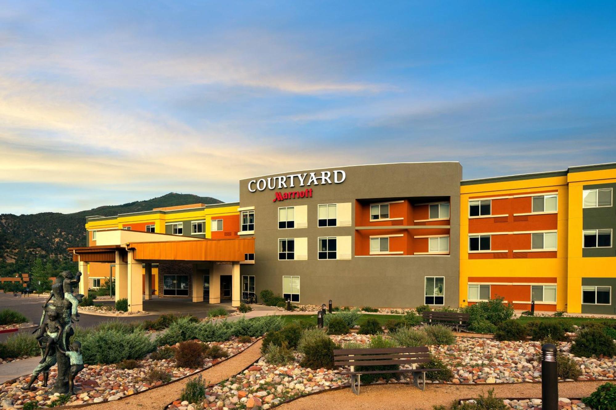Courtyard By Marriott Glenwood Springs Hotel Екстериор снимка