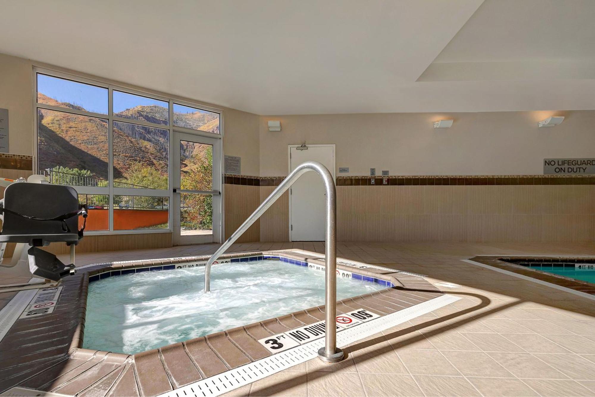 Courtyard By Marriott Glenwood Springs Hotel Екстериор снимка